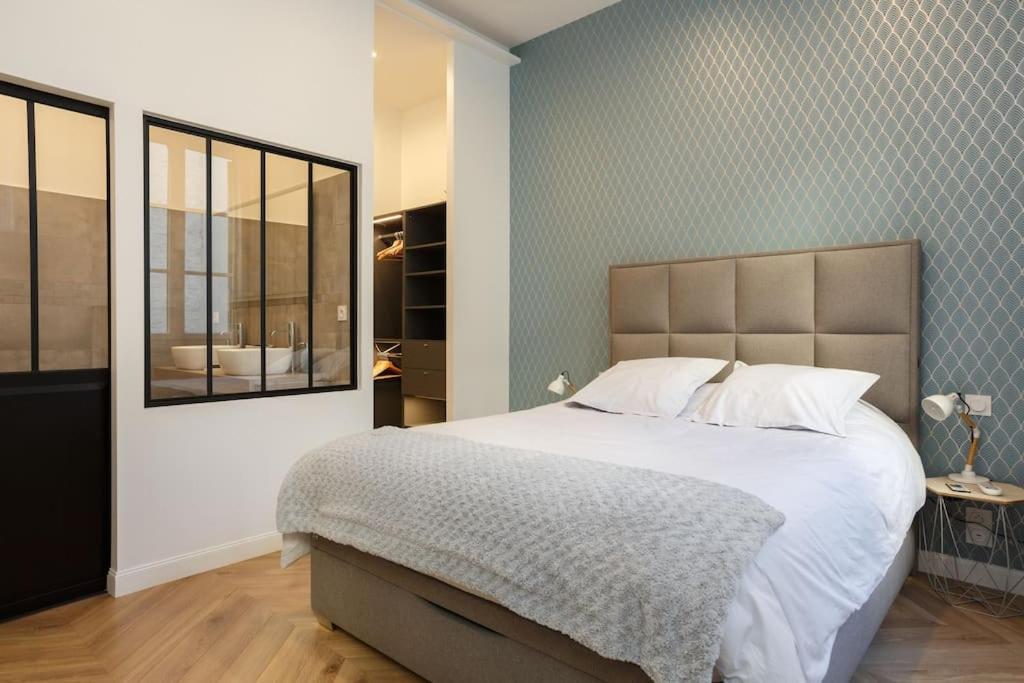 Apartment Renovated Spacious Parisian Near La Madeleine *