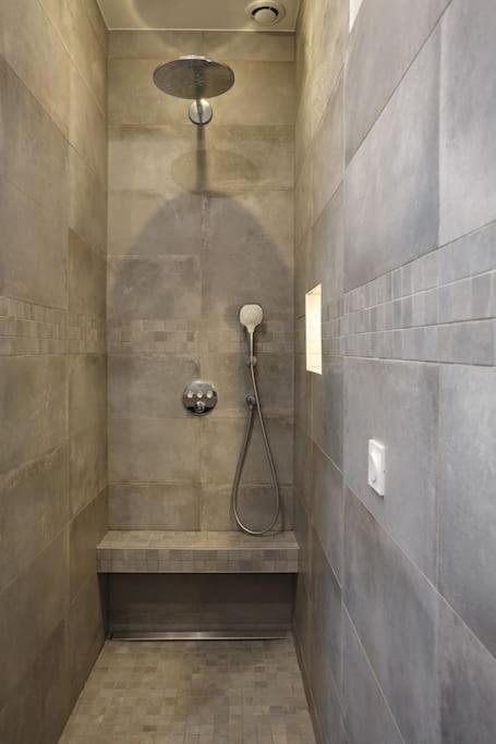 Apartment Renovated Spacious Parisian Near La Madeleine *